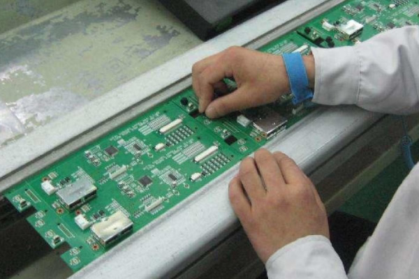 The advantages and disadvantages of common PCB surface treatment